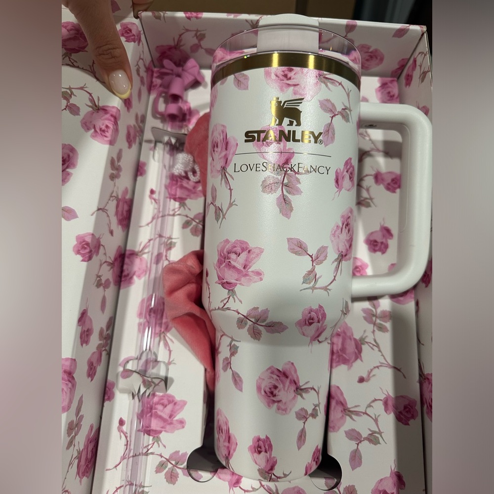 Stanley X LoveShackFancy 40 oz. Ribbon Rosa